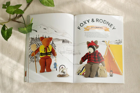 Knit Foxy & Friends: A collection of beginner-friendly knitting patterns by Daniella Taylor and Venice Shone