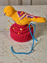 Load image into Gallery viewer, Field Guide to Knitted Birds