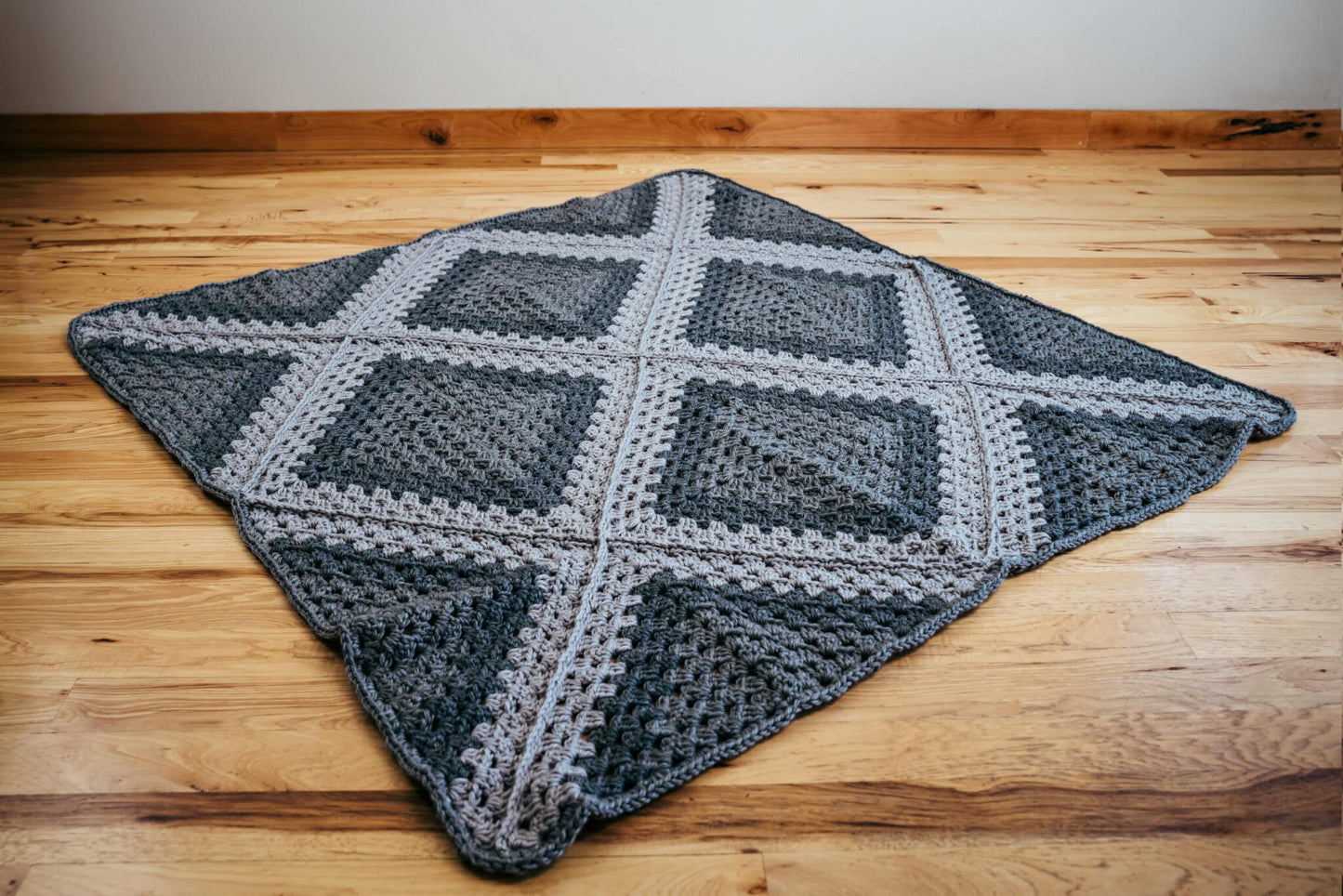 Granny Stitch Blankets: 10 Fresh and Modern Granny Throws by Selena Baca