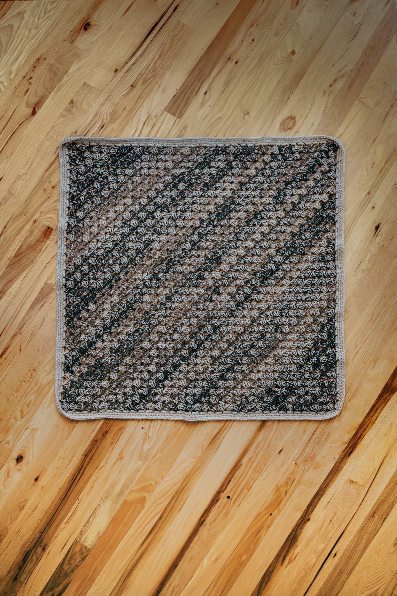 Granny Stitch Blankets: 10 Fresh and Modern Granny Throws by Selena Baca