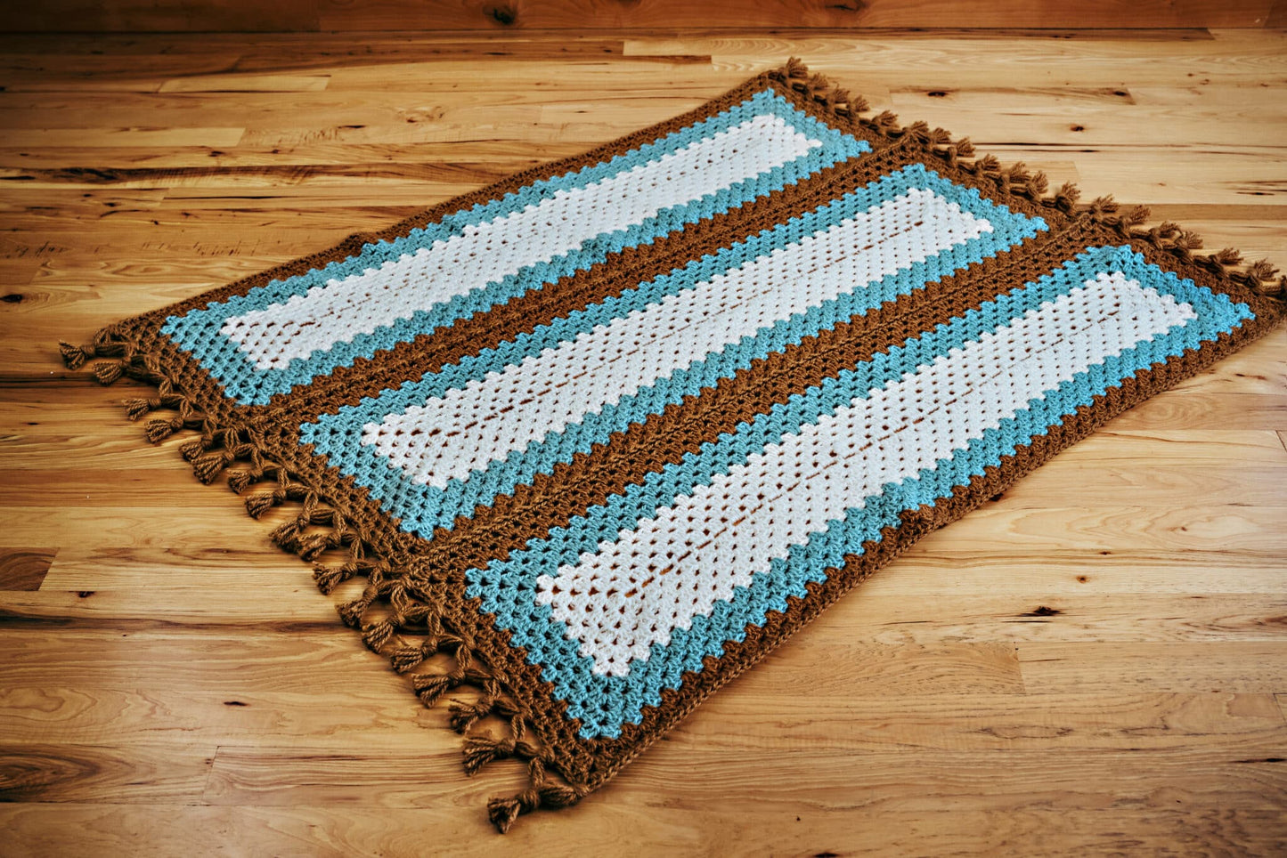 Granny Stitch Blankets: 10 Fresh and Modern Granny Throws by Selena Baca