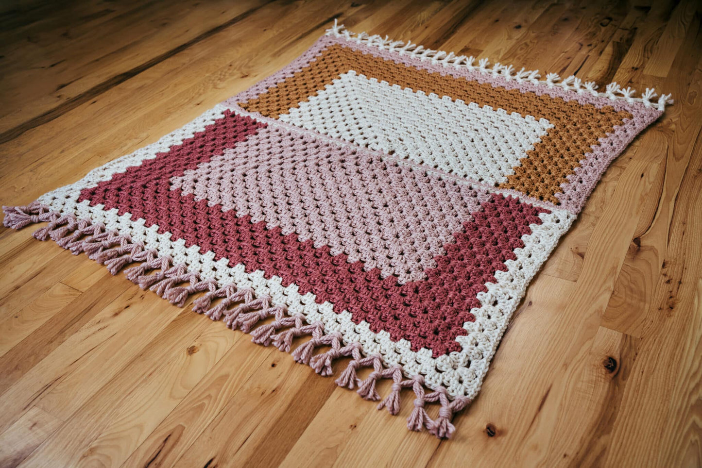 Granny Stitch Blankets: 10 Fresh and Modern Granny Throws by Selena Baca