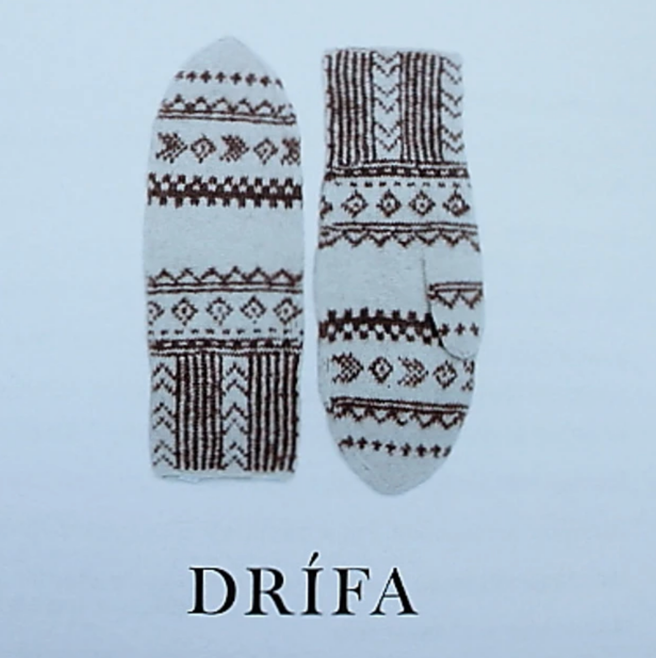 Icelandic Mittens: 25 Traditional Patterns Made New by Hélène Magnússon