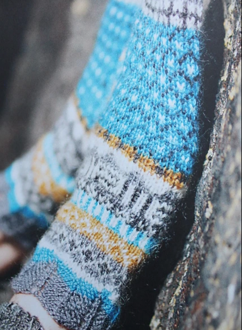 Icelandic Mittens: 25 Traditional Patterns Made New by Hélène Magnússon