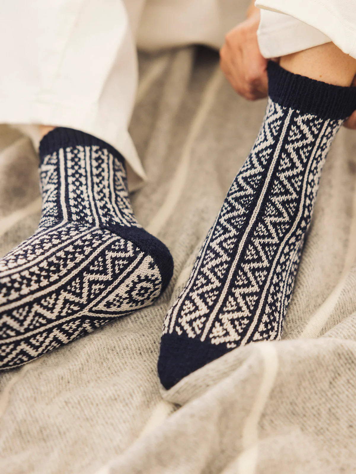 Sock Knitting Club by Amirisu Kurumi