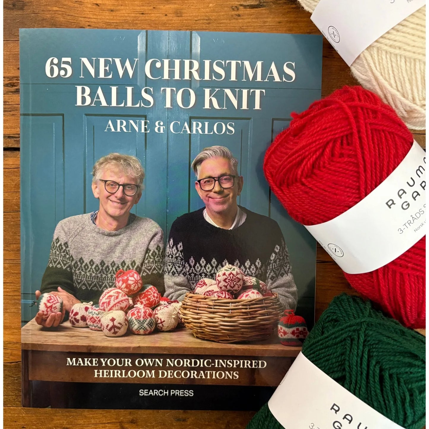 65 New Christmas Balls to Knit by Arne & Carlos