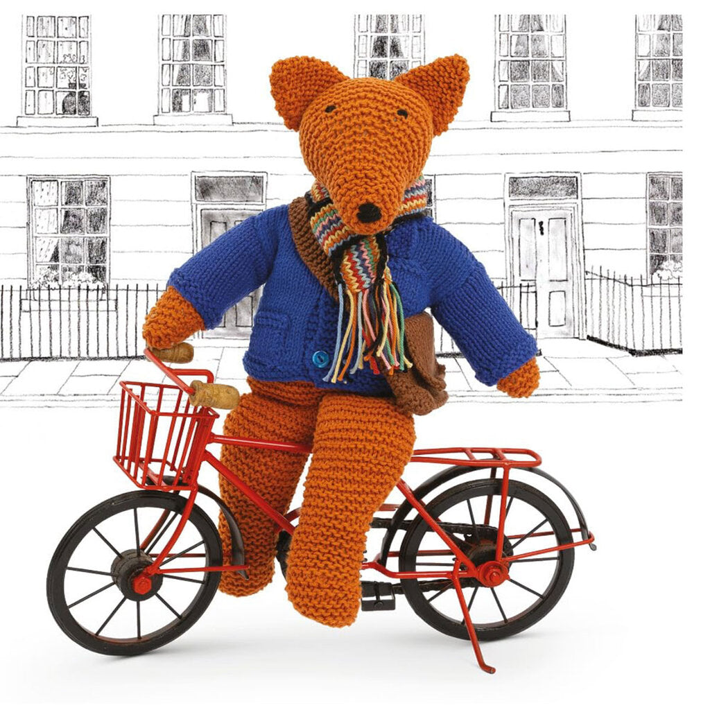 Knit Foxy & Friends: A collection of beginner-friendly knitting patterns by Daniella Taylor and Venice Shone