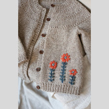 Load image into Gallery viewer, Embroidery On Knits by Judit Gummlich