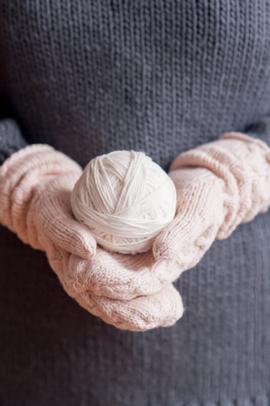 Dune Mitten Pattern by Dawn Catanzaro
