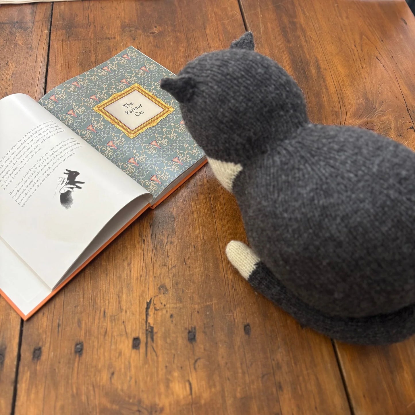 Victorian Housecats to Knit by Sara Elizabeth Kellner